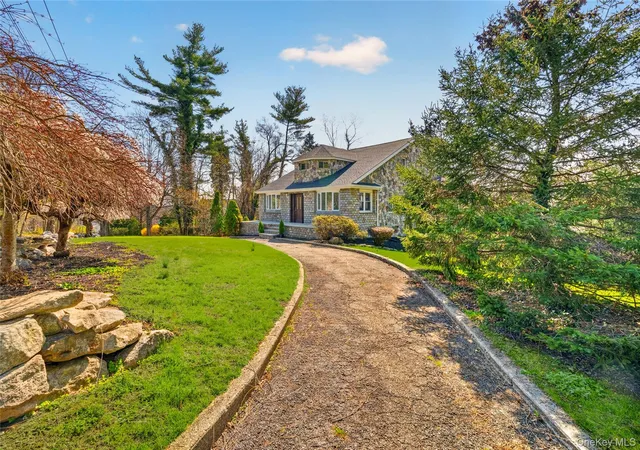 Photo 2 of Single family home for sale at 24 Old Knollwood Rd, Greenburgh, NY 10607 | MLS# 1036297 | Listing updated on 2026-08-30