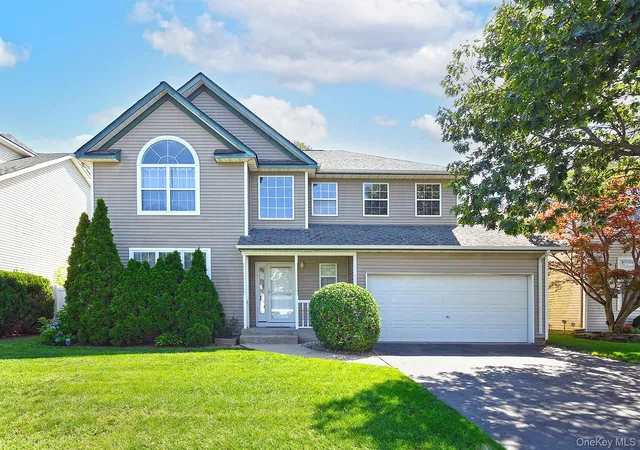 Photo 1 of Sale Pending at 196 Cranberry Ct, Huntington, NY 11747 | MLS# 1036299 | Listing updated on 2026-08-19