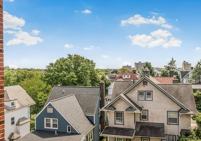 Listing Photo 2 - Condo for sale in building located at 415 Gramatan Ave, Mount Vernon, NY 10550 - Unit #4E
