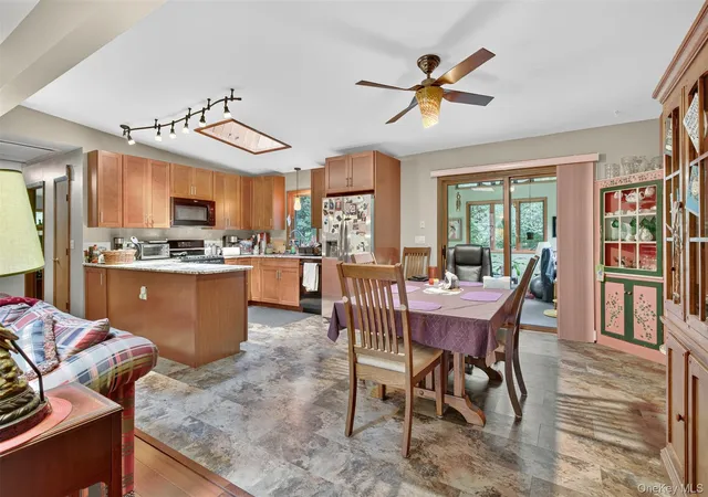 Photo 3 of Single family home for sale at 41 Penny Ln, Lloyd, NY 12528 | MLS# 1036310 | Listing updated on 2026-09-25