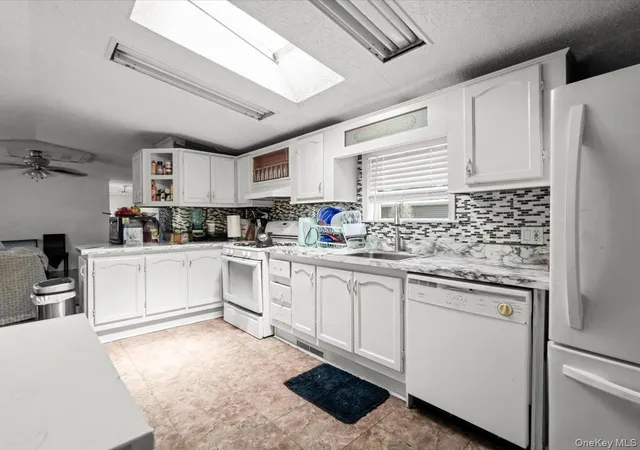 Photo 3 of Manufactured home for sale at 13 Mindy Ln, Islip, NY 11716 | MLS# 1036313 | Listing updated on 2026-09-02