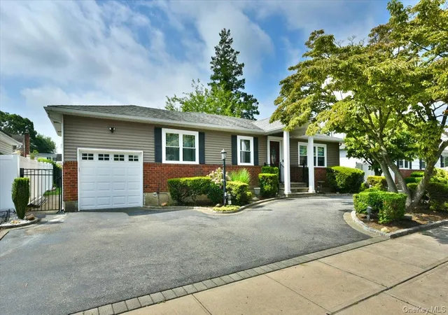 Photo 3 of Sale Pending at 156 Jerusalem Ave, Oyster Bay, NY 11758 | MLS# 1036315 | Listing updated on 2026-08-28