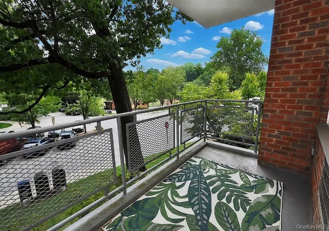 Photo 2 of Condo for sale at 281 Garth Rd #B1G, Eastchester, NY 10583 | MLS# 1036322 | Listing updated on 2026-10-04