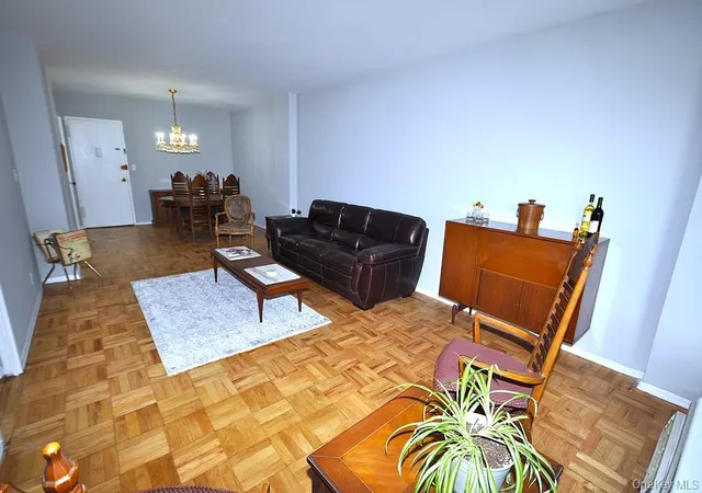 Photo 4 of House for sale at 281 Garth Rd #B1G, Eastchester, NY 10583 | MLS# 1036322 | Listing updated on 2026-10-04