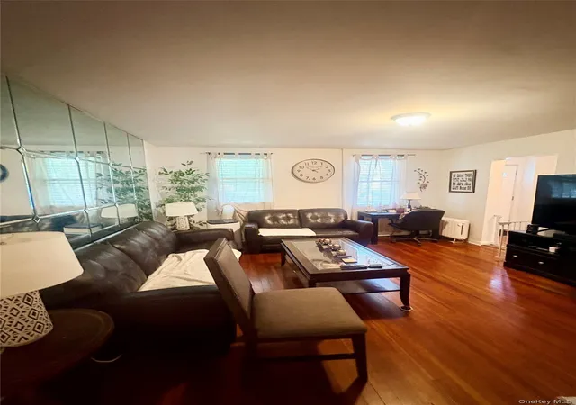 Photo 2 of Single family home for sale at 42 Saint Marys Ave, New York, NY 10305 | MLS# 1036329 | Listing updated on 2026-09-02