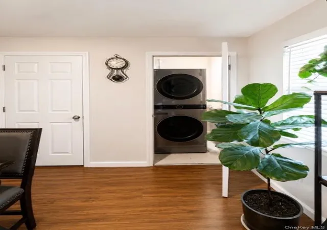 Photo 4 of Single family home for sale at 42 Saint Marys Ave, New York, NY 10305 | MLS# 1036329 | Listing updated on 2026-09-26