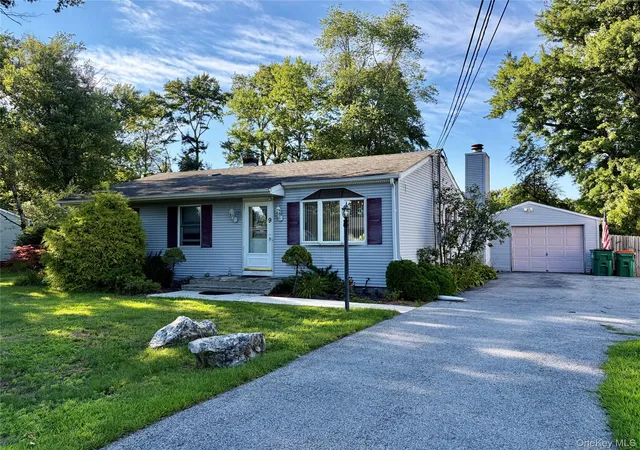 3rd image of 9 Ash Ln, Hyde Park, NY 12538 | MLS# 1036330