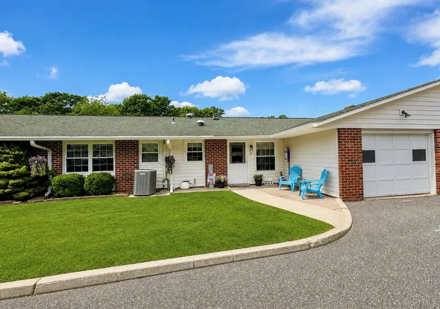 Photo 3 of Sale Pending at 89 Enfield Ct #B, Brookhaven, NY 11961 | MLS# 1036336 | Listing updated on 2026-09-15