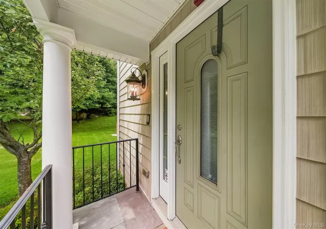 Photo 4 of Condo for sale at 4 Preserve Ct, Greenburgh, NY 10607 | MLS# 1036350 | Listing updated on 2026-08-29