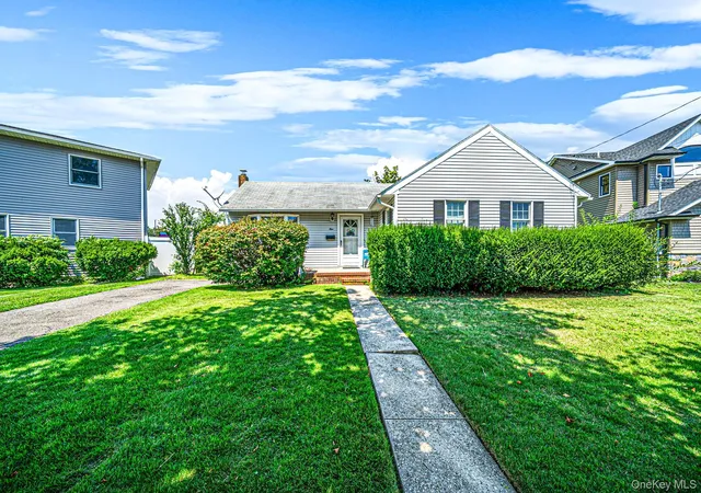 2nd image of 1 Bradish Ln, Babylon, NY 11702 | MLS# 1036352