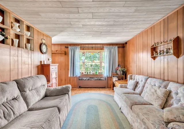5th image of 1 Bradish Ln, Babylon, NY 11702 | MLS# 1036352