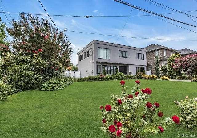Photo 2 of Single family home for sale at 14962 Powells Cvs Blvd, New York, NY 11357 | MLS# 1036365 | Listing updated on 2026-08-16