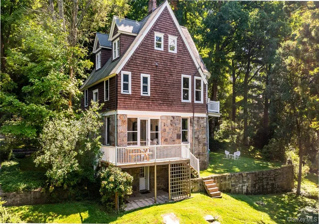 Photo 3 of Single family home for sale at 344 Sprain Rd, Greenburgh, NY 10583 | MLS# 1036367 | Listing updated on 2026-10-21