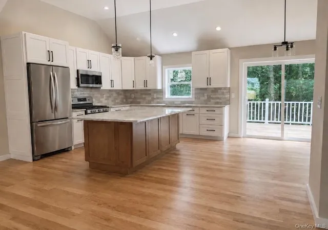 Photo 4 of Single family home for sale at 6 Scout Trl, Brookhaven, NY 11961 | MLS# 1036370 | Listing updated on 2026-08-08