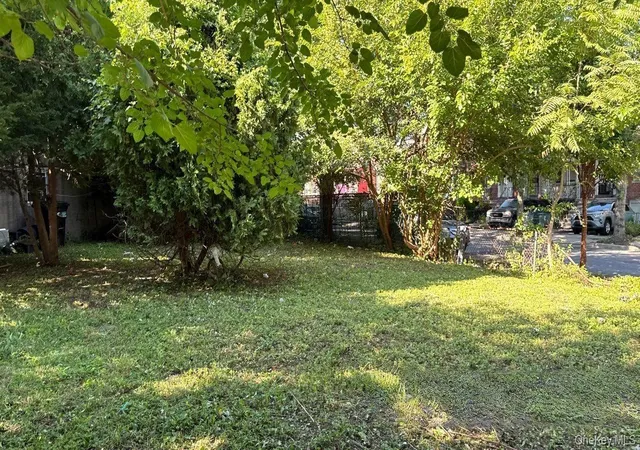 Photo 2 of Sale Pending at 1049 E 233rd Street, New York, NY 10466 | MLS# 1036378 | Listing updated on 2026-08-24