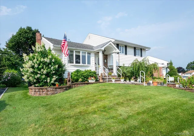 Photo 1 of Sale Pending at 38 Colony Ln, Oyster Bay, NY 11791 | MLS# 1036380 | Listing updated on 2026-09-17