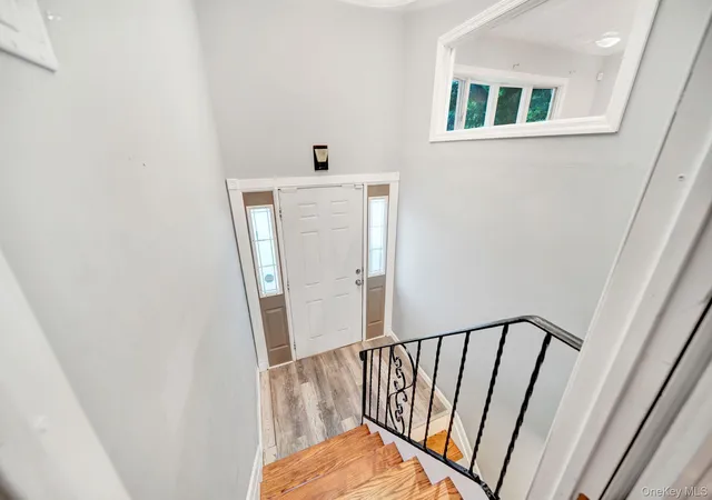 Photo 4 of Single family home for sale at 21 University Dr, Brookhaven, NY 11779 | MLS# 1036382 | Listing updated on 2026-09-20