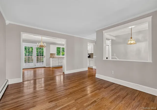Photo 4 of Sale Pending at 8 Bridle Ln, Chester Town, NY 10918 | MLS# 1036394 | Listing updated on 2026-10-07