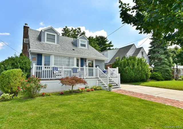 Photo 1 of Sale Pending at 374 Andrews Rd, North Hempstead, NY 11501 | MLS# 1036400 | Listing updated on 2026-08-27