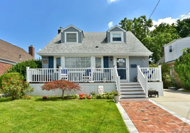 Photo 2 of Sale Pending at 374 Andrews Rd, North Hempstead, NY 11501 | MLS# 1036400 | Listing updated on 2026-08-27