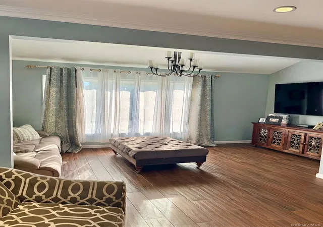 Photo 2 of Single family home for sale at 524 Beach 133rd St, New York, NY 11694 | MLS# 1036401 | Listing updated on 2026-09-13