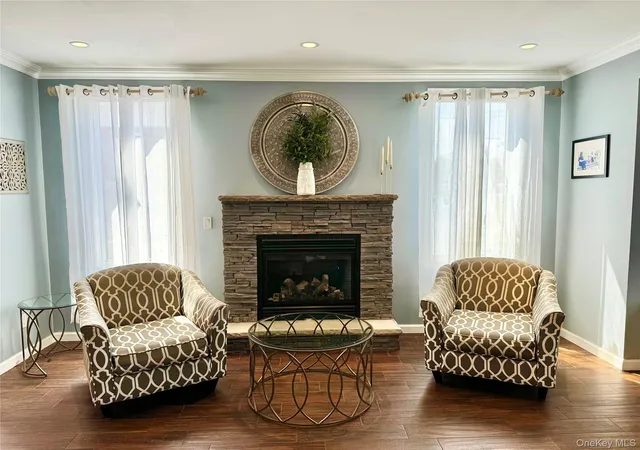Photo 4 of Single family home for sale at 524 Beach 133rd St, New York, NY 11694 | MLS# 1036401 | Listing updated on 2026-09-13
