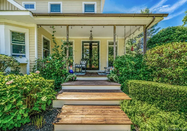 Photo 4 of Single family home for sale at 8 Jackson Ave, Southampton, NY 11942 | MLS# 1036409 | Listing updated on 2026-10-01