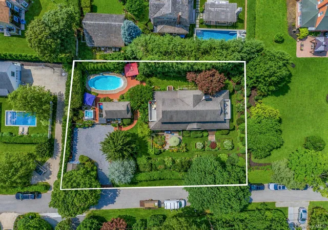 Photo 2 of Single family home for sale at 8 Jackson Ave, Southampton, NY 11942 | MLS# 1036409 | Listing updated on 2026-10-01