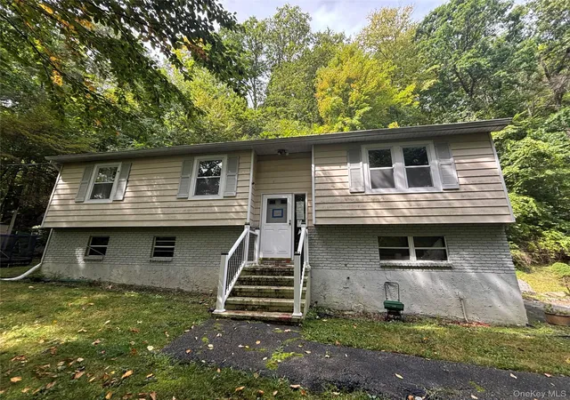 Photo 1 of Single family home for sale at 205 Canopus Holw Rd, Putnam Valley, NY 10579 | MLS# 1036418 | Listing updated on 2026-09-17