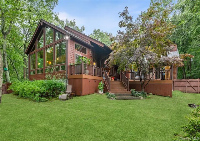 Photo 1 of Single family home for sale at 2 British Colony Rd, Smithtown, NY 11768 | MLS# 1036428 | Listing updated on 2026-09-09