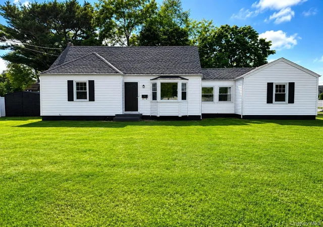 Photo 1 of Sale Pending at 392 3rd Avenue, Islip, NY 11705 | MLS# 1036438 | Listing updated on 2026-10-03