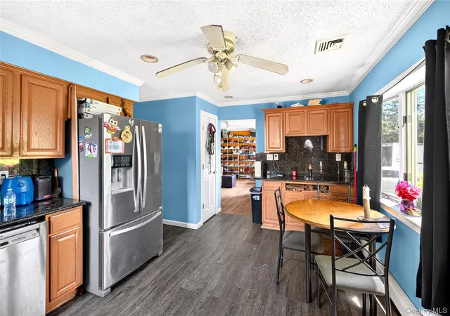 Photo 3 of Single family home for sale at 2109 Orinoco Dr, Islip, NY 11795 | MLS# 1036446 | Listing updated on 2026-09-05