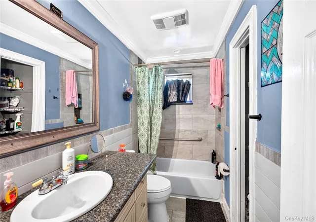 Photo 4 of Single family home for sale at 2109 Orinoco Dr, Islip, NY 11795 | MLS# 1036446 | Listing updated on 2026-09-05