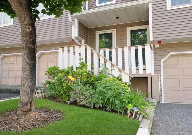 Photo 3 of Condo for sale at 11 Hilltop Ter, Nanuet, NY 10954 | MLS# 1036449 | Listing updated on 2026-10-21