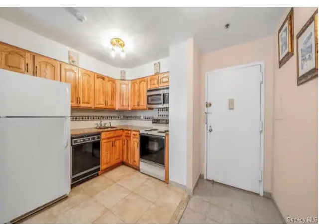 Photo 3 of House for sale at 360 Shore Rd #3M, Long Beach, NY 11561 | MLS# 1036472 | Listing updated on 2026-08-09