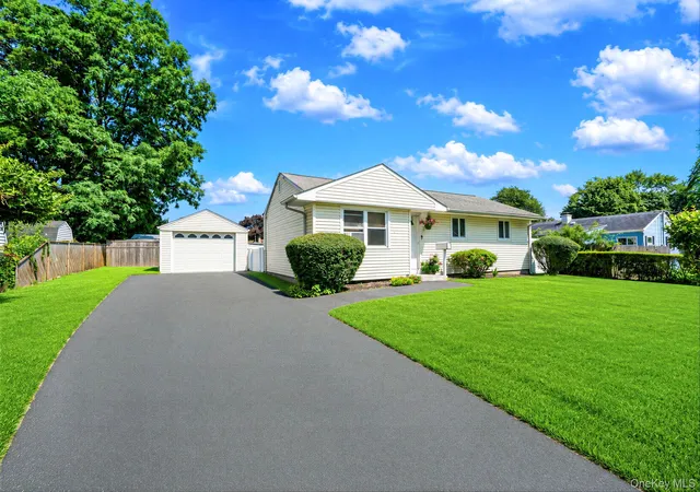 Photo 1 of Single family home for sale at 2803 Eagle Ave, Brookhaven, NY 11763 | MLS# 1036481 | Listing updated on 2026-08-22