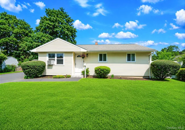 Photo 2 of Single family home for sale at 2803 Eagle Ave, Brookhaven, NY 11763 | MLS# 1036481 | Listing updated on 2026-08-22