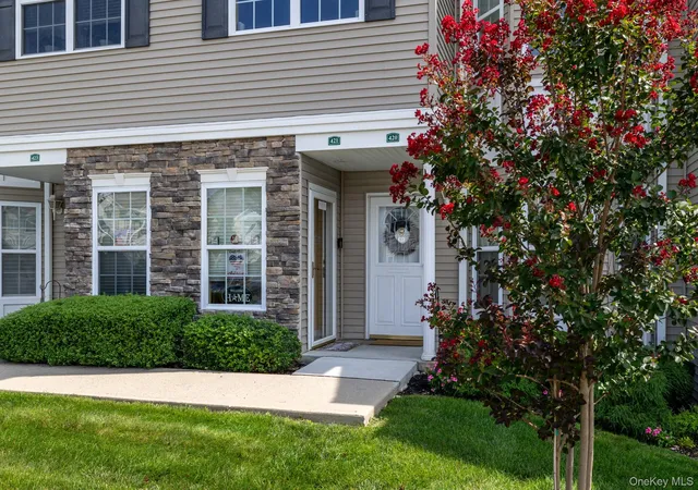 Photo 2 of Sale Pending at 421 Autumn Dr, Hempstead, NY 11554 | MLS# 1036497 | Listing updated on 2026-10-01
