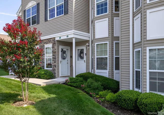 Photo 3 of Sale Pending at 421 Autumn Dr, Hempstead, NY 11554 | MLS# 1036497 | Listing updated on 2026-10-01