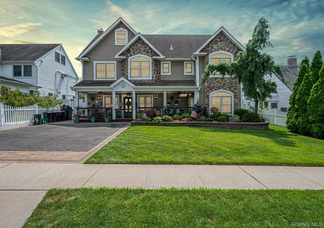Photo 1 of Single family home for sale at 4 Teamster Ln, Hempstead, NY 11756 | MLS# 1036511 | Listing updated on 2026-08-30