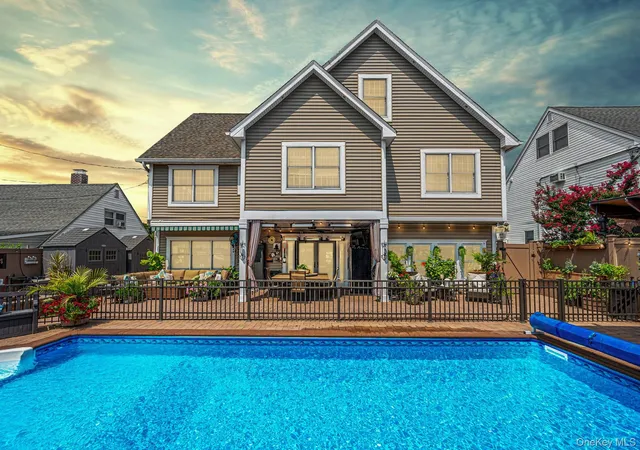 Photo 2 of Single family home for sale at 4 Teamster Ln, Hempstead, NY 11756 | MLS# 1036511 | Listing updated on 2026-08-30