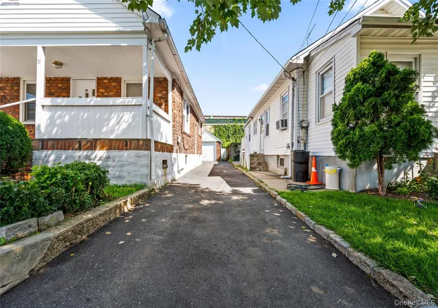 Photo 2 of Single family home for sale at 21 Beechwood Ave, North Hempstead, NY 11050 | MLS# 1036514 | Listing updated on 2026-09-27