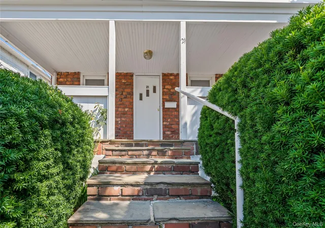 Photo 3 of Single family home for sale at 21 Beechwood Ave, North Hempstead, NY 11050 | MLS# 1036514 | Listing updated on 2026-09-27