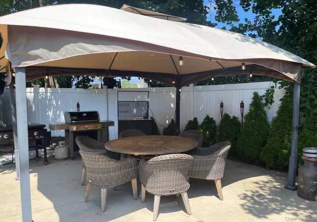 Photo 18 of Sale Pending at 155 Secatogue Ave, Oyster Bay, NY 11735 | MLS# 1036523 | Listing updated on 2026-09-03