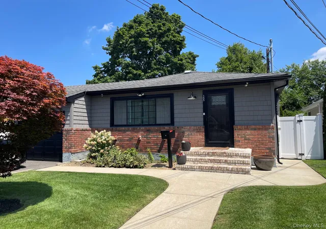 Photo 2 of Sale Pending at 155 Secatogue Ave, Oyster Bay, NY 11735 | MLS# 1036523 | Listing updated on 2026-09-03