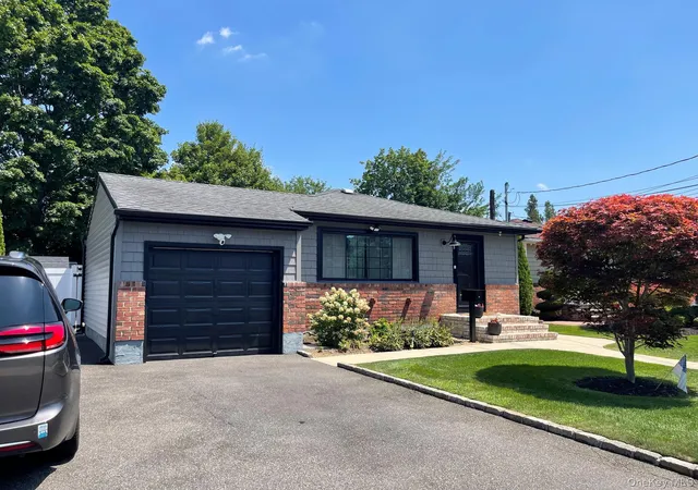 Photo 3 of Sale Pending at 155 Secatogue Ave, Oyster Bay, NY 11735 | MLS# 1036523 | Listing updated on 2026-09-03