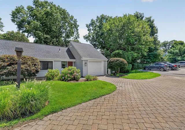 Photo 2 of Condo for sale at 88 Heritage Hills #B, Somers, NY 10589 | MLS# 1036559 | Listing updated on 2026-10-04
