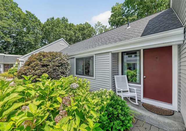 Photo 3 of Condo for sale at 88 Heritage Hills #B, Somers, NY 10589 | MLS# 1036559 | Listing updated on 2026-10-27