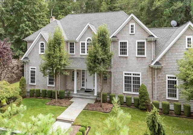 Photo 3 of Single family home for sale at 1481 N Country Rd, Riverhead, NY 11792 | MLS# 1036567 | Listing updated on 2026-08-09