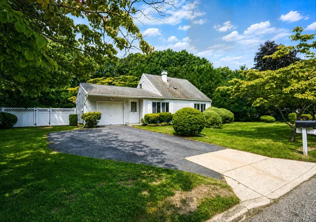 Photo 1 of Sale Pending at 1050 Sipp Ave, Brookhaven, NY 11763 | MLS# 1036570 | Listing updated on 2026-09-05